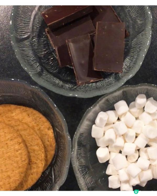 以下色彩繽紛的「棉花糖夾餅」，只要使用微波爐兼大約10分鐘就...