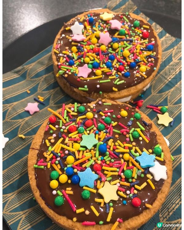 以下色彩繽紛的「棉花糖夾餅」，只要使用微波爐兼大約10分鐘就...