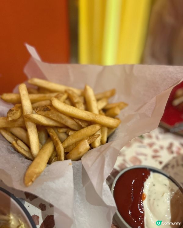 薯條控係意大利薄餅專門店都一定要叫薯條！！ 