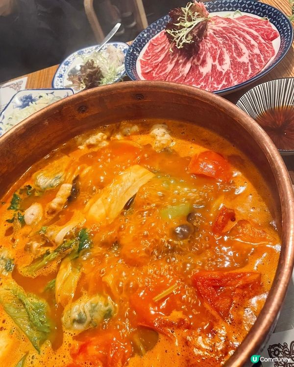 好朋友生日，今晚帶佢地去精緻台式火鍋店阿來客棧嘆返餐。