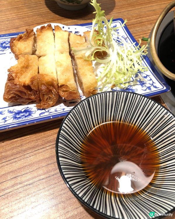 好朋友生日，今晚帶佢地去精緻台式火鍋店阿來客棧嘆返餐。