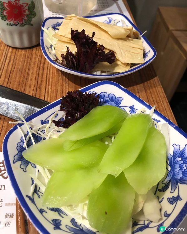 好朋友生日，今晚帶佢地去精緻台式火鍋店阿來客棧嘆返餐。