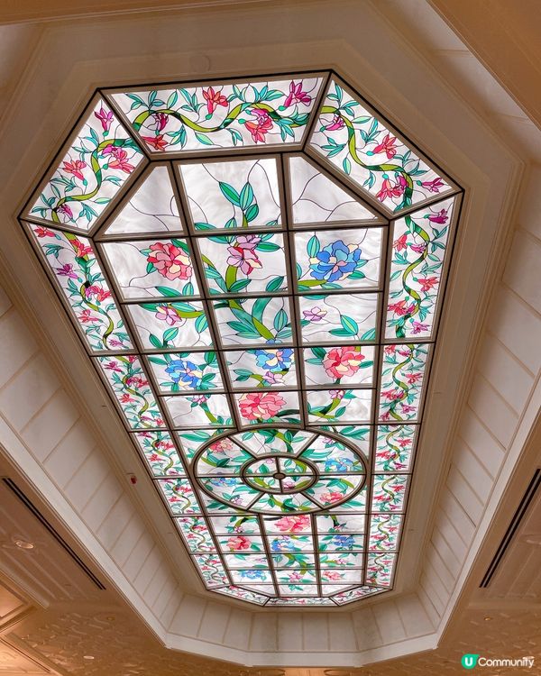 去迪士尼但去飲茶😂由於其他餐廳太多人，於是就行咗入翠園食lu...