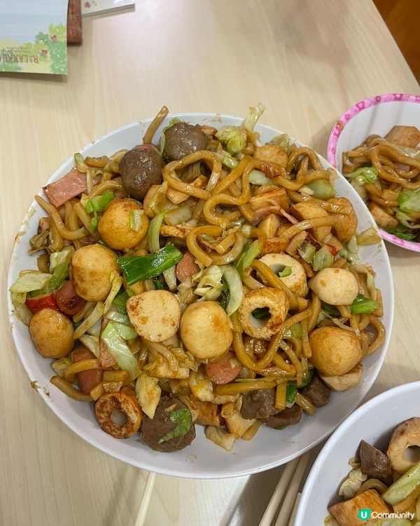 牛丸魚蛋腸仔炒烏冬😋