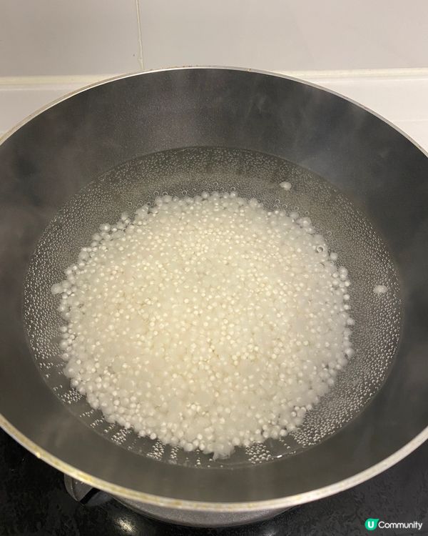 在家吃糖水，天氣凍，煲咗個椰汁西米芋圓，簡單方便