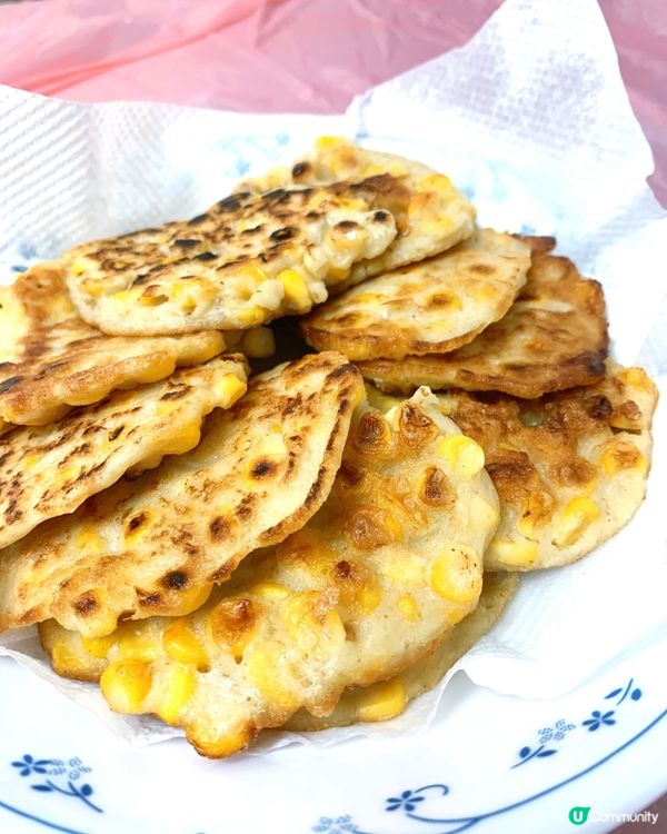 呢個不得了！做法簡單，加入已調味預拌粉及粟米，煎到金黃色，配...