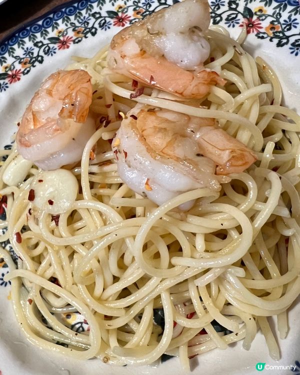 蒜片橄欖油炒蝦意粉