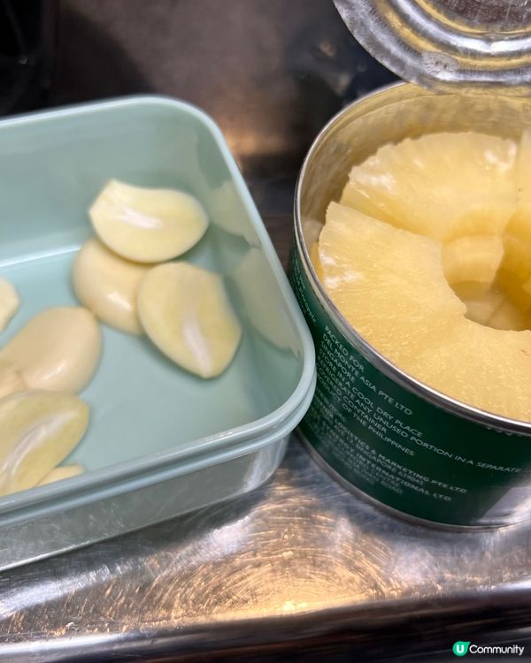 煎三文魚配蕃茄菠蘿汁