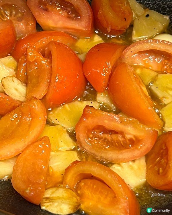 煎三文魚配蕃茄菠蘿汁