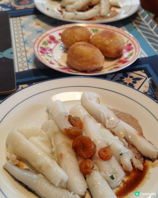 宅在家.... 買了蝦米腸粉回來自己煎, 蝦米太少, 自己加...