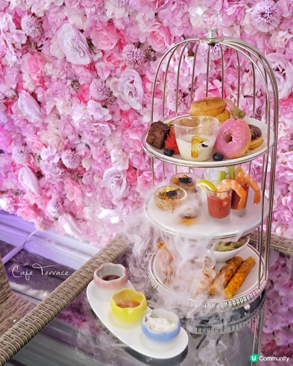 喺尖沙咀鬧市之中搵到呢間cafe terrace食個寧靜遊閒...