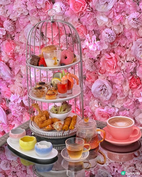 喺尖沙咀鬧市之中搵到呢間cafe terrace食個寧靜遊閒...