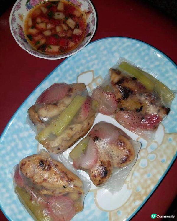 「鷄柳米紙卷配士多啤梨莎莎醬」