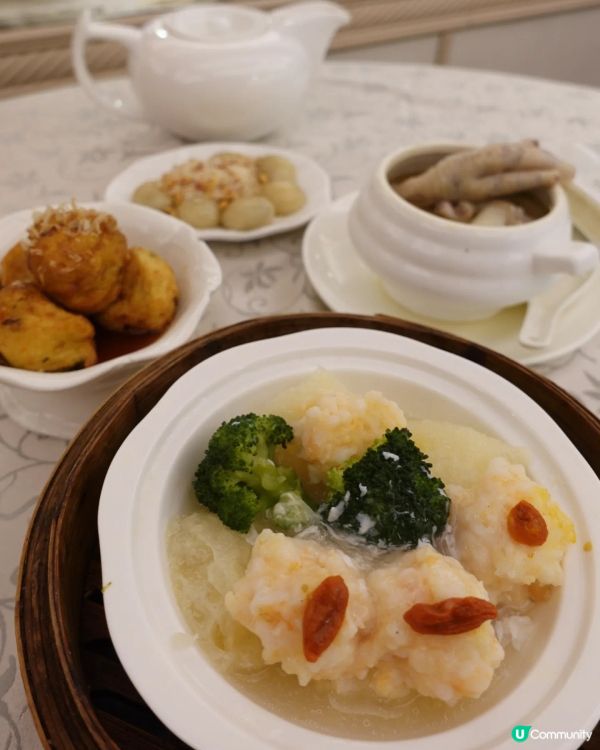 好耐好耐冇飲茶🫖約左亞E喺上環拎嘢比佢，佢提議去飲茶果隻下午...