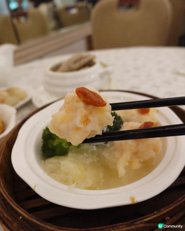 好耐好耐冇飲茶🫖約左亞E喺上環拎嘢比佢，佢提議去飲茶果隻下午...