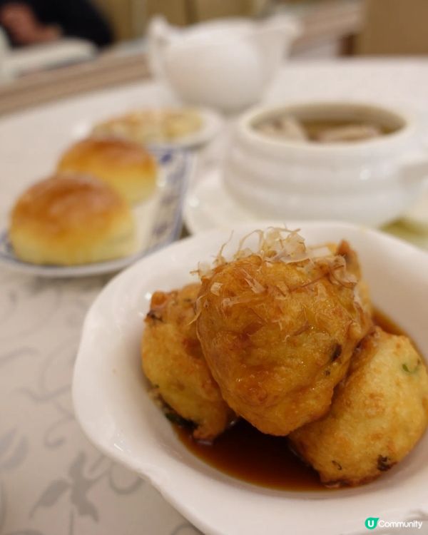 好耐好耐冇飲茶🫖約左亞E喺上環拎嘢比佢，佢提議去飲茶果隻下午...