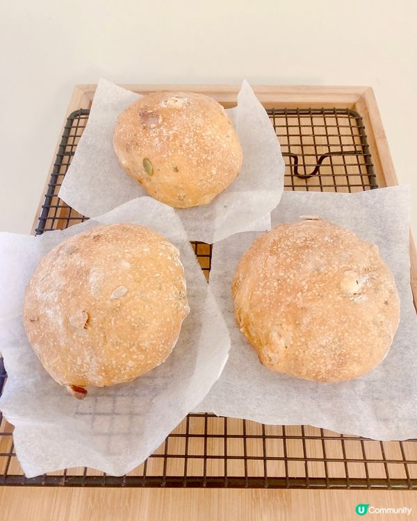 今日介紹整一個麵包兩個囗味道 - 地中海香草蒜蓉包同地中海香...