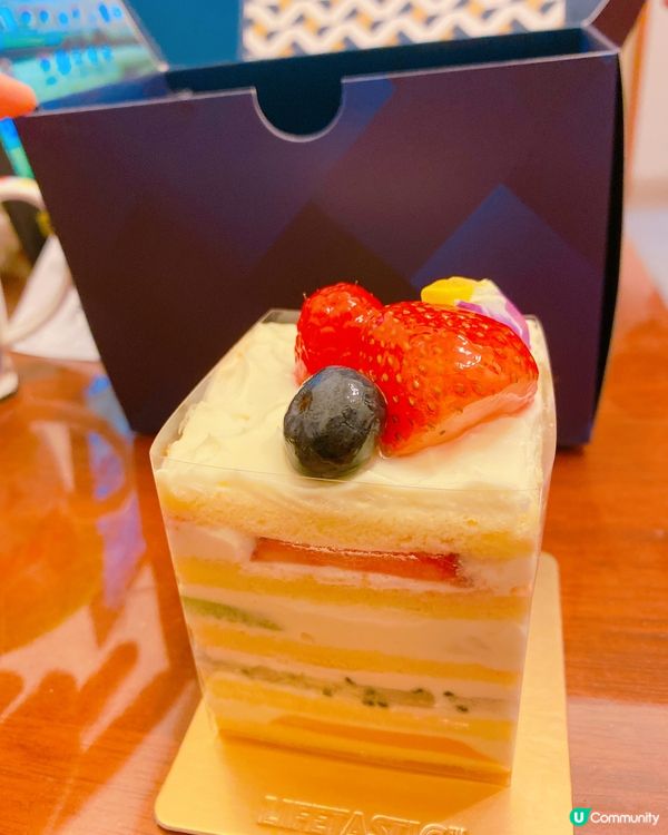 第一次試LIFETASTIC 蛋糕, 蛋糕入面有多款水果, ...