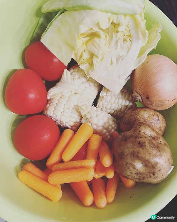 《蕃茄薯仔雜菜牛肉湯》