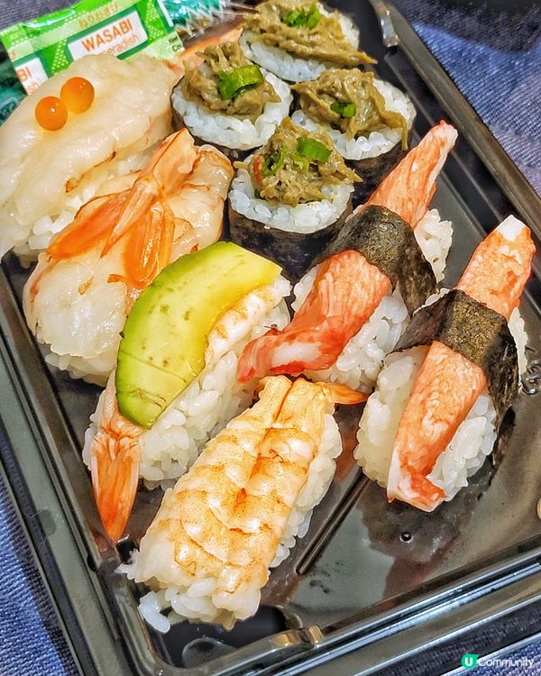 都有段時間冇食壽司，今日黎開灣仔見到宜間外賣壽司店好多人喎，...