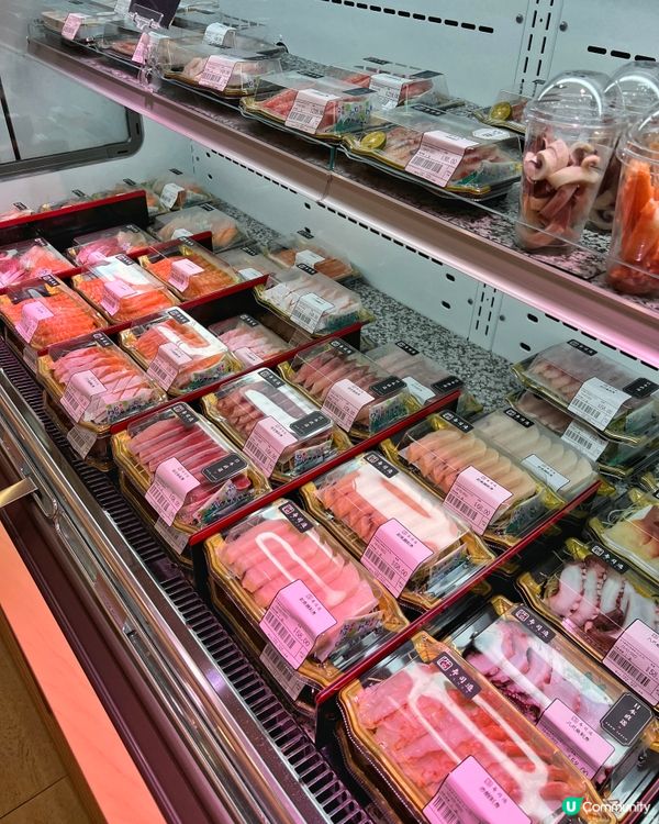 都有段時間冇食壽司，今日黎開灣仔見到宜間外賣壽司店好多人喎，...