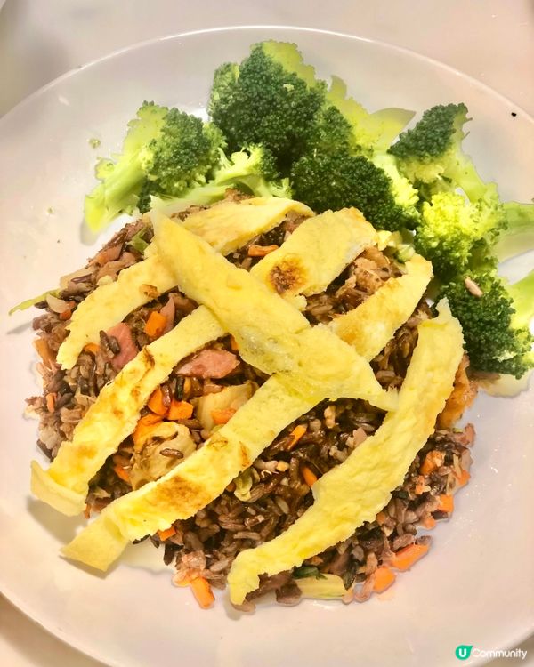 炒三色米飯配西蘭花