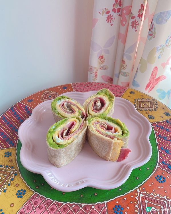 今日整咗牛油果洋蔥醬配芝士粒粒蛋蛋熟牛舌墨西哥卷🫔，加咗片薄...