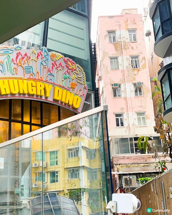 為食龍 Hungry Dino 是一間恐龍主題的餐廳，主打腐...