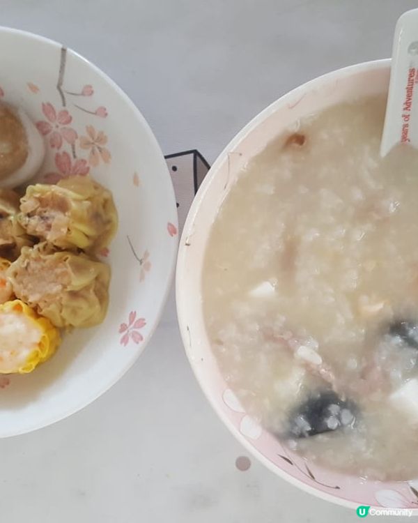 皮蛋瘦肉粥（4人份量），1嘜半米，2隻皮蛋和鹹蛋要蒸熟（切粒...