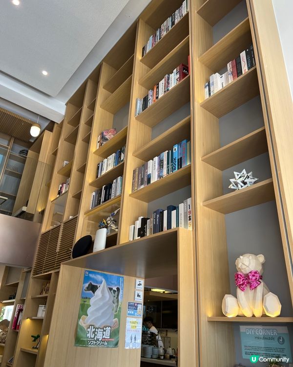 西貢打卡Cafe☕️一間充滿書店氣息Cafe ☕️