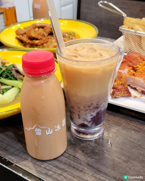 今日經過長沙灣雪山冰廳當然要入去朝聖，食返個靚下午茶。三人行...