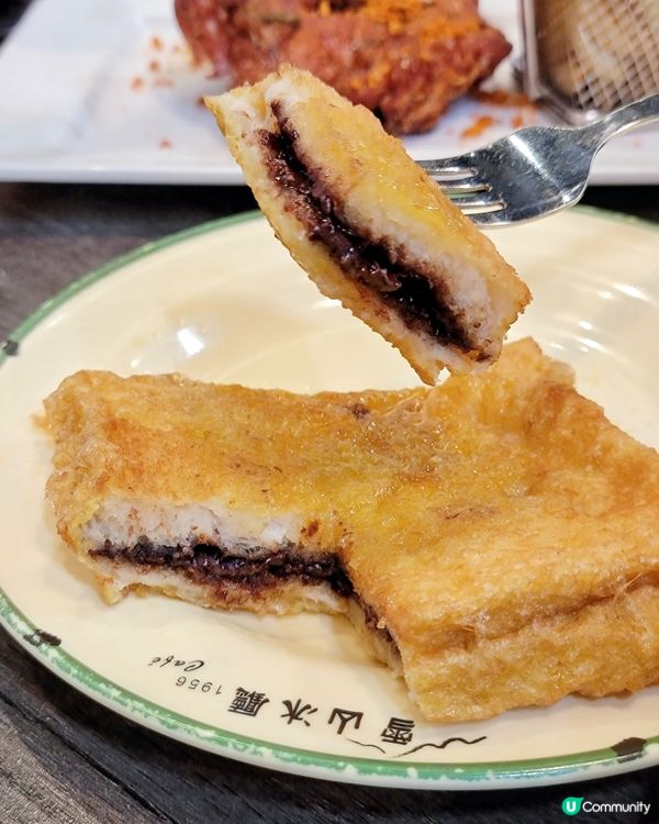 今日經過長沙灣雪山冰廳當然要入去朝聖，食返個靚下午茶。三人行...