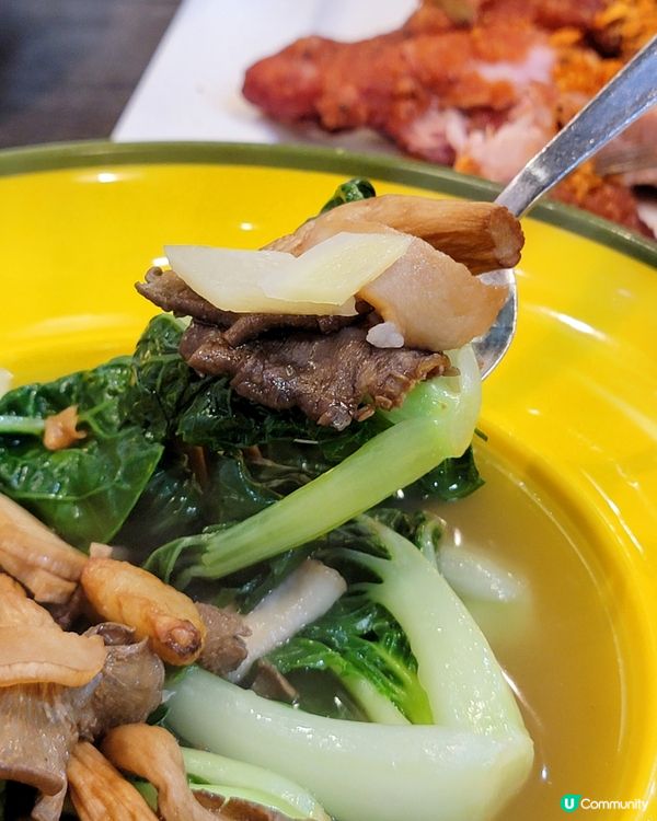 今日經過長沙灣雪山冰廳當然要入去朝聖，食返個靚下午茶。三人行...