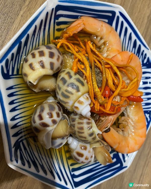 醉藥雞，聽間舖名就係食雞。佢地既醉藥雞米線，人蔘雞刀判麵，砂...