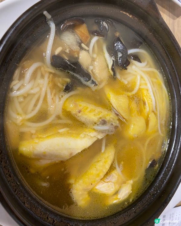 醉藥雞，聽間舖名就係食雞。佢地既醉藥雞米線，人蔘雞刀判麵，砂...