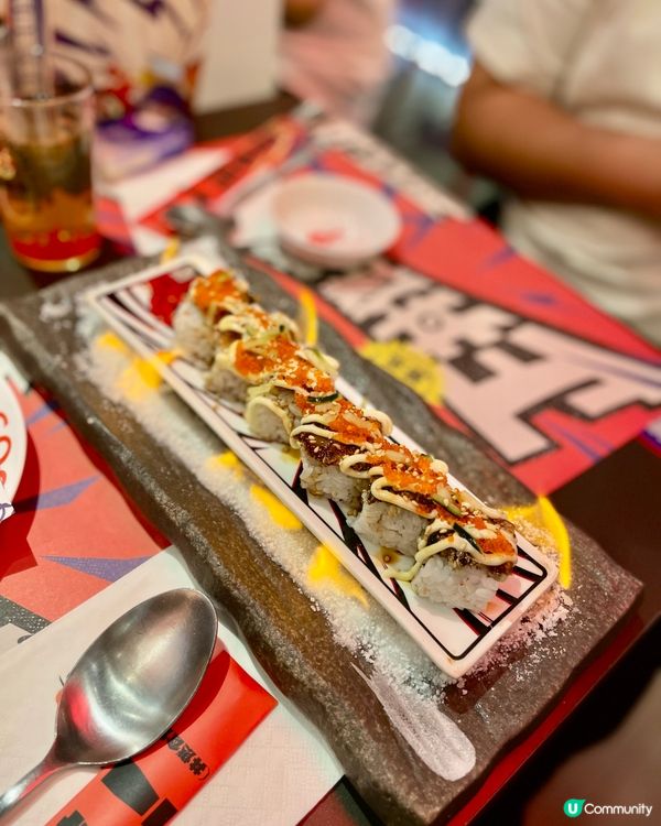 位於繁忙旺角花園街嘅一間丼飯店👻鋪頭裝修好有氣派，成間鋪頭都...