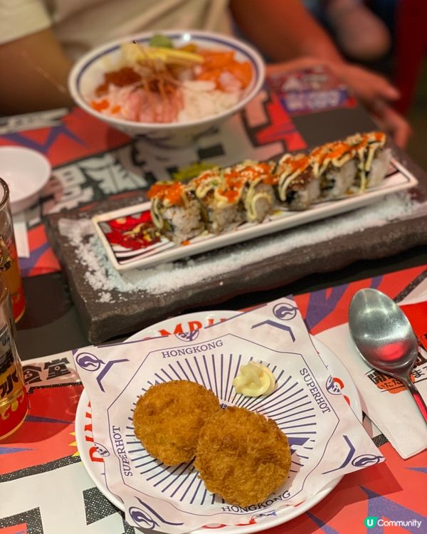 位於繁忙旺角花園街嘅一間丼飯店👻鋪頭裝修好有氣派，成間鋪頭都...