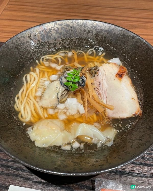 終於去咗試最近新開主打蠔湯拉麵既日本拉麵店🦪🦪
