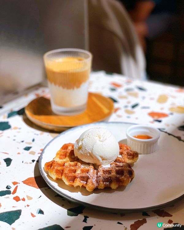 西貢必試人氣手作雪糕店 🍨 世一冧酒提子味雪糕／牛角包窩夫配...