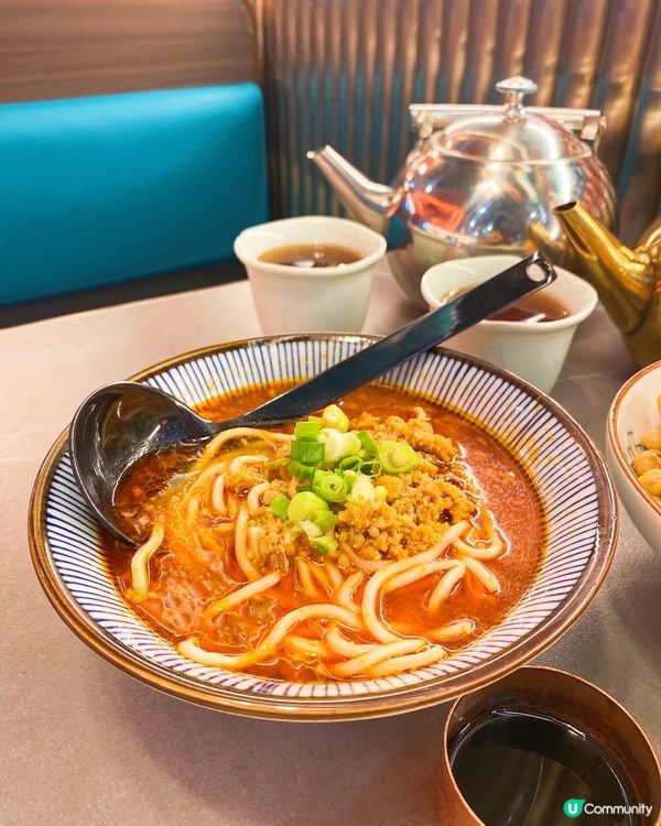 呢間新式點心喺觀塘市中心，夜晚都有供應點心