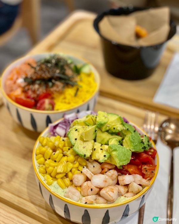 今次造訪呢間位於廣華街嘅Poke店！鋪頭裝修簡單整潔，仲有好...