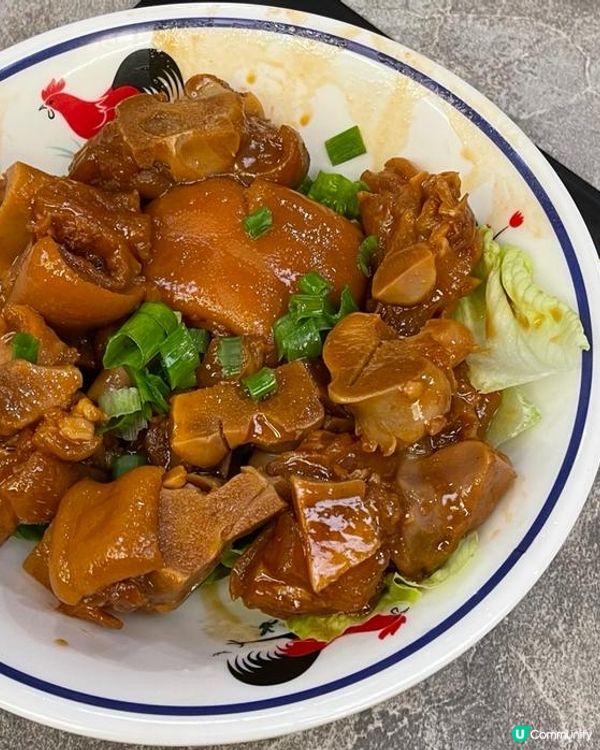 荃灣開咗間新嘅車仔麵，比佢個牌寫住「始創1984年，40年傳...