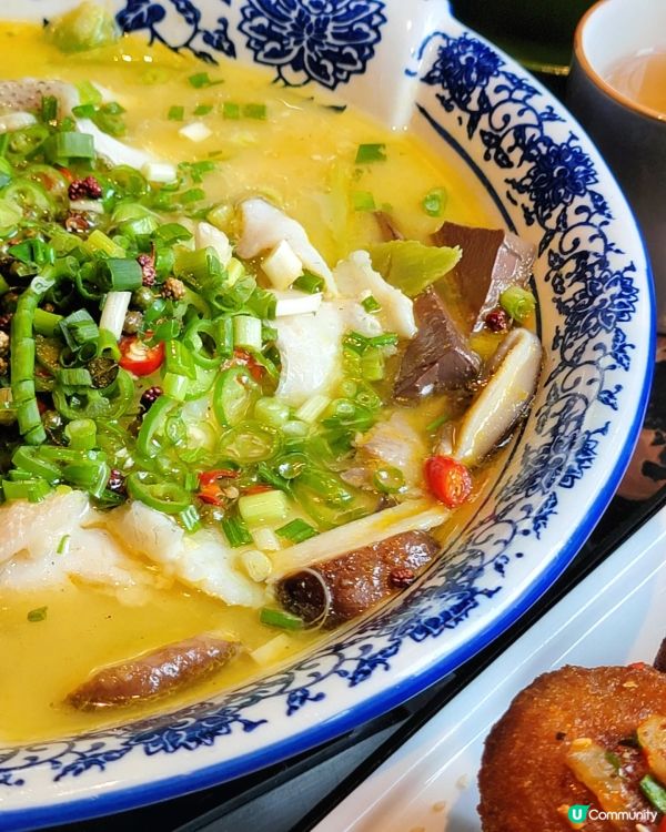 唔講唔知原來荃灣悅來坊有間聽講好好食既川菜，今日放假就同屋企...