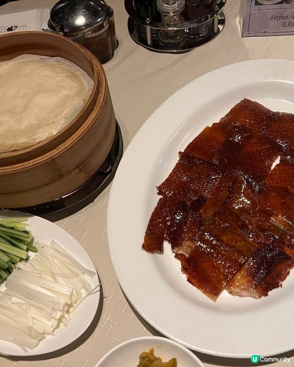 原本諗住同朋友食片皮鴨，點知見到好多野都好吸引！咁就叫左一個...