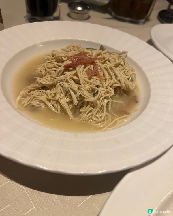 原本諗住同朋友食片皮鴨，點知見到好多野都好吸引！咁就叫左一個...