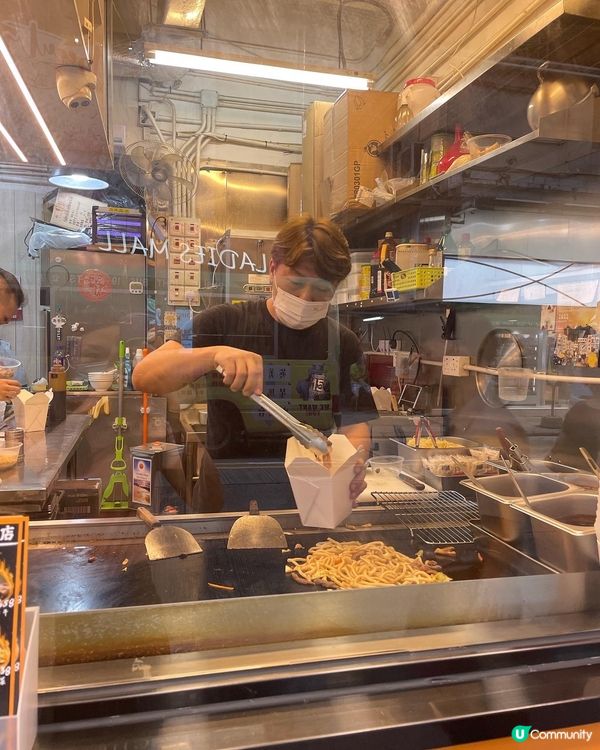 喺旺角行街市，發現一間鐵板燒外賣店。好想試好耐趁住今日做完F...