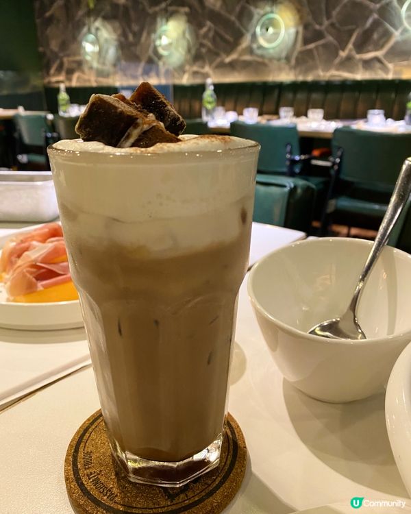 去將軍澳地鐵站唔使淋雨就去到天晉滙入面啦，行多幾步就見到餐廳...