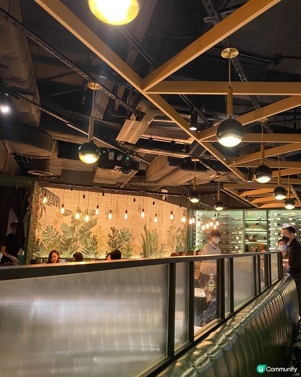 去將軍澳地鐵站唔使淋雨就去到天晉滙入面啦，行多幾步就見到餐廳...