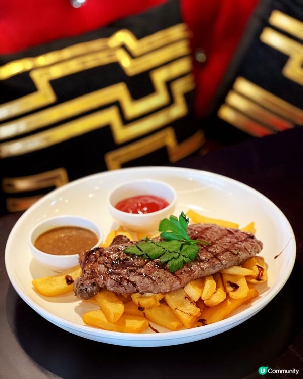 西環高街新開的酒吧，主打中東菜及燒烤相當有特色。午餐套餐非常...