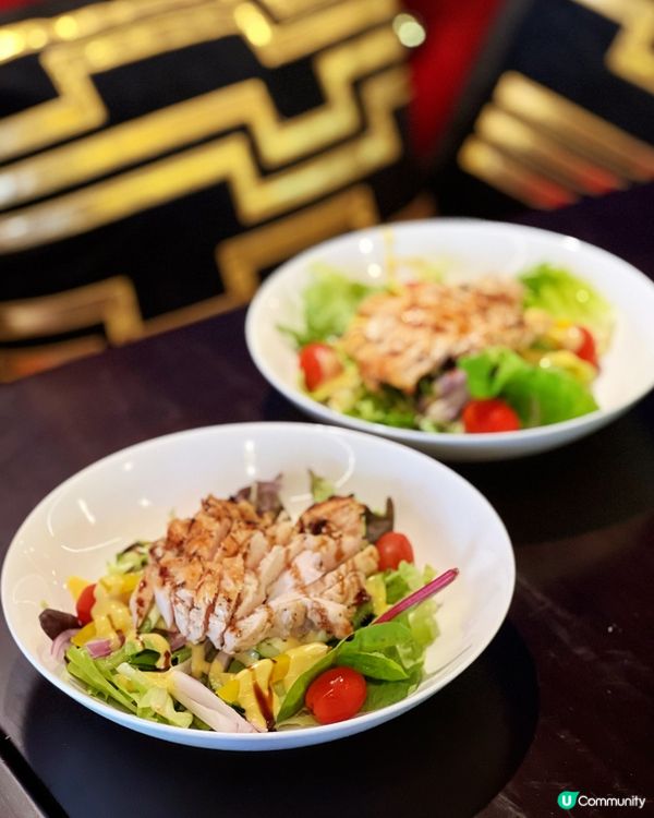 西環高街新開的酒吧，主打中東菜及燒烤相當有特色。午餐套餐非常...